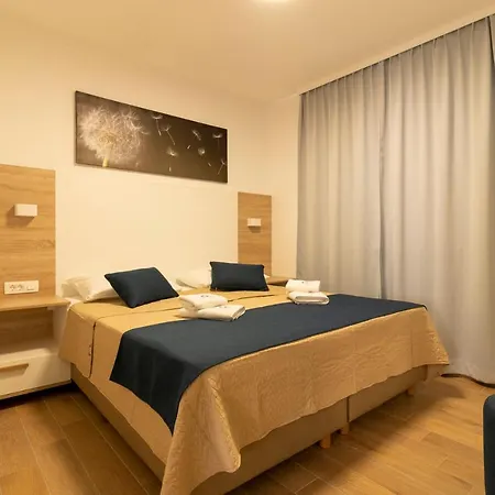 Pietra Lucente Villa *